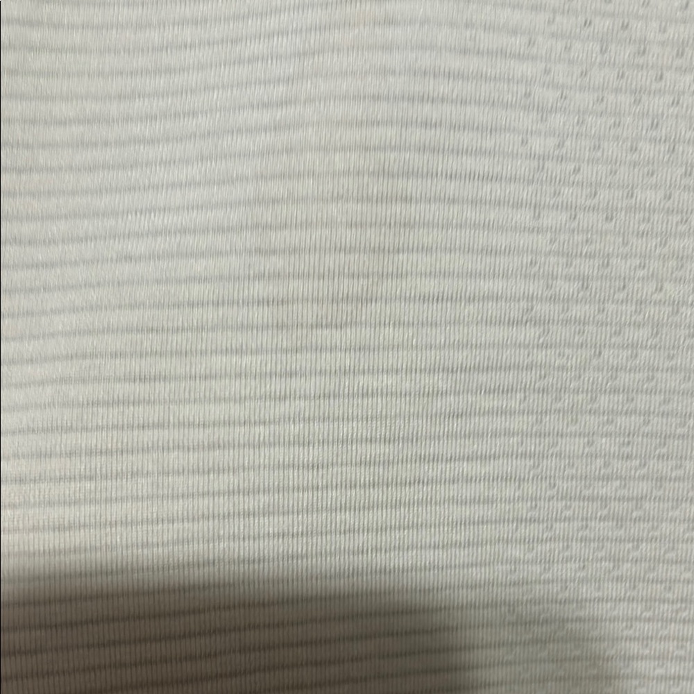Lululemon Athletica Cream Fitted Long Sleeve Tee - Picture 6 of 9